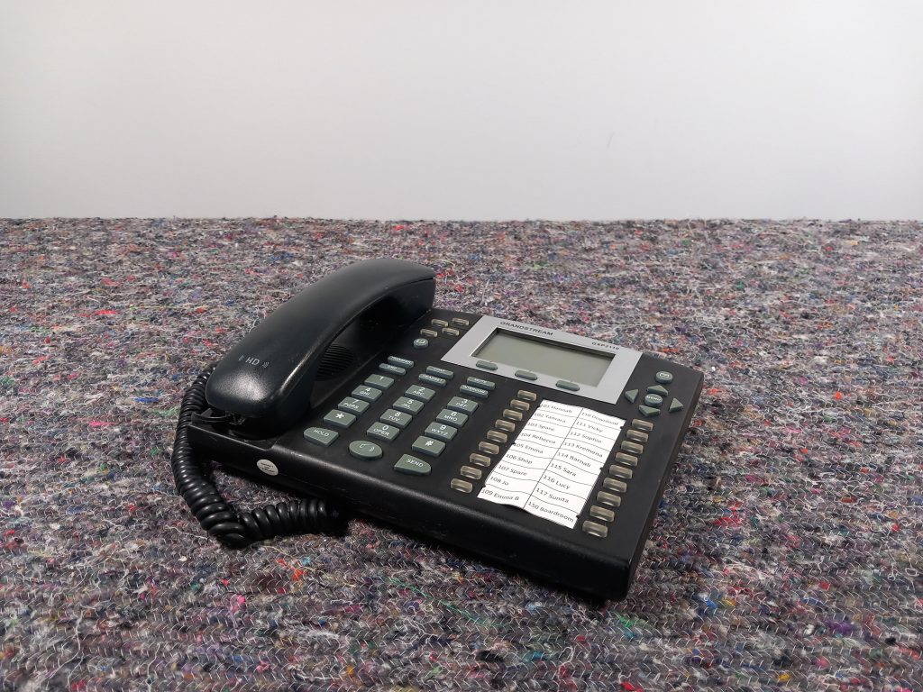 Grandstream GXP2110 - Revolver AV