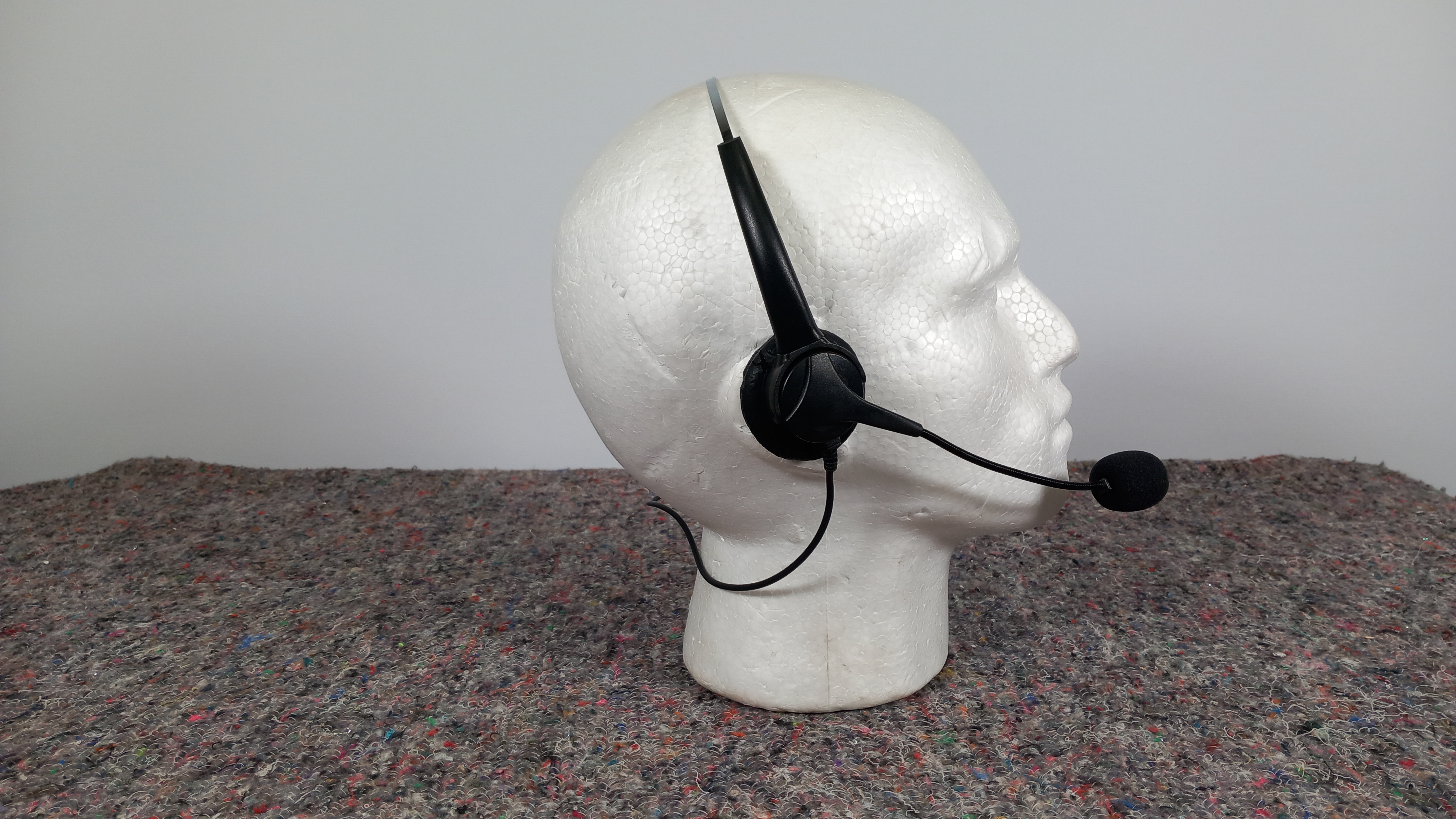 One ear headphone with mic - Image 2